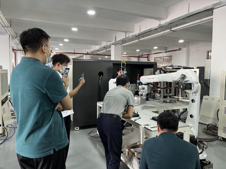万斯得车间的工作日常