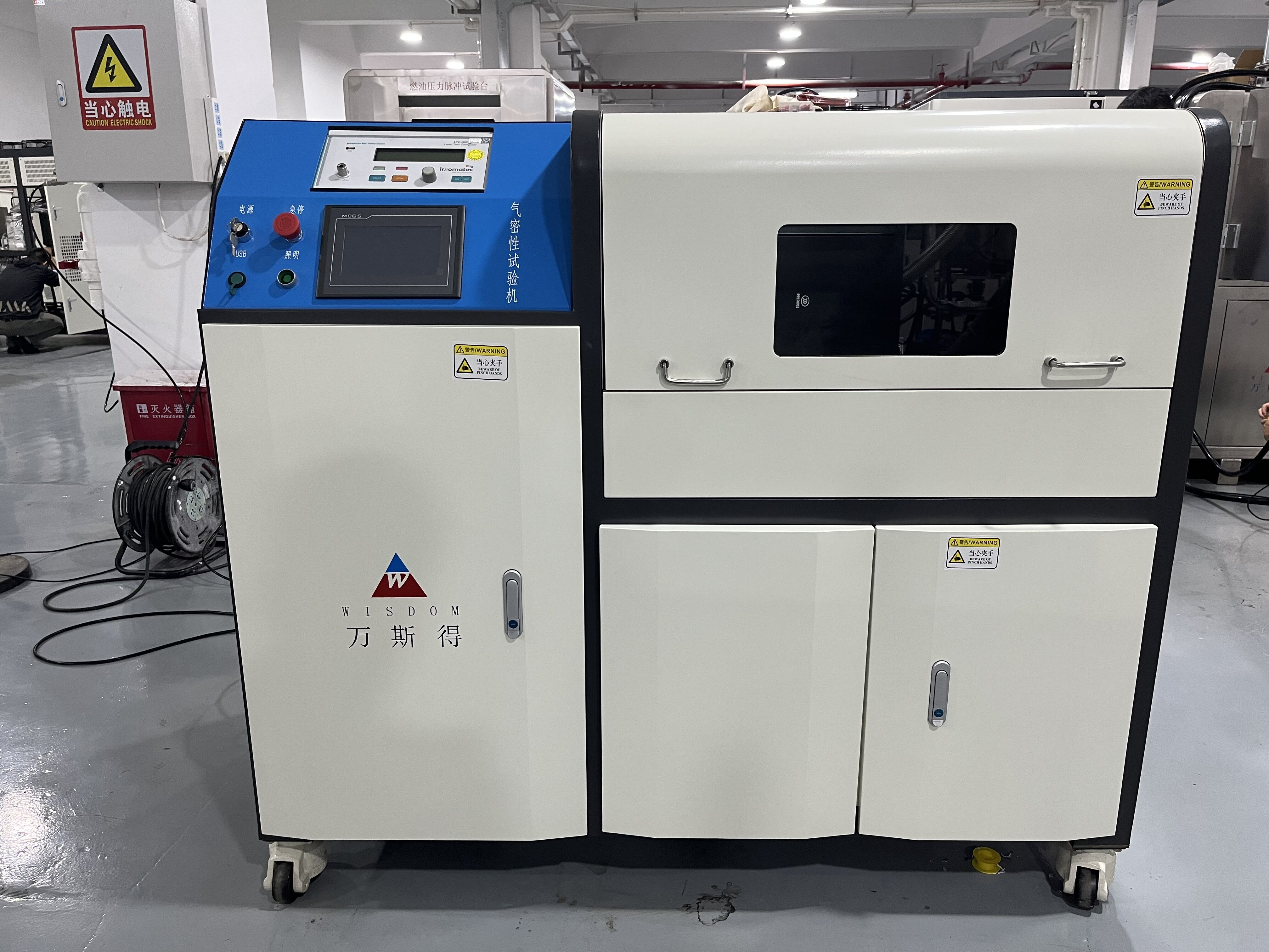 1-230311102QcV.jpg