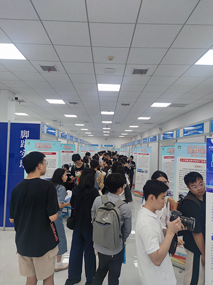 光明区2023年“追梦光明”校园招聘会在湖南高校成功举办(图7)