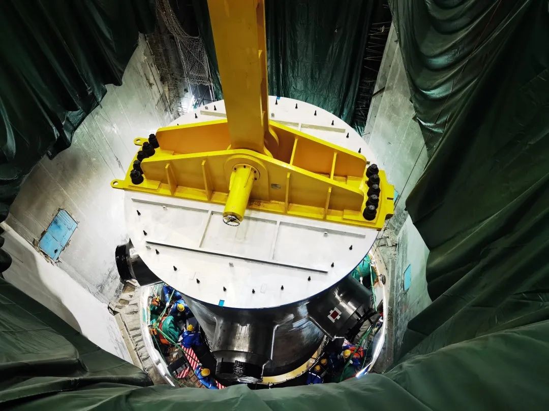 海南昌江核电3号机组压力容器顺利吊装就位