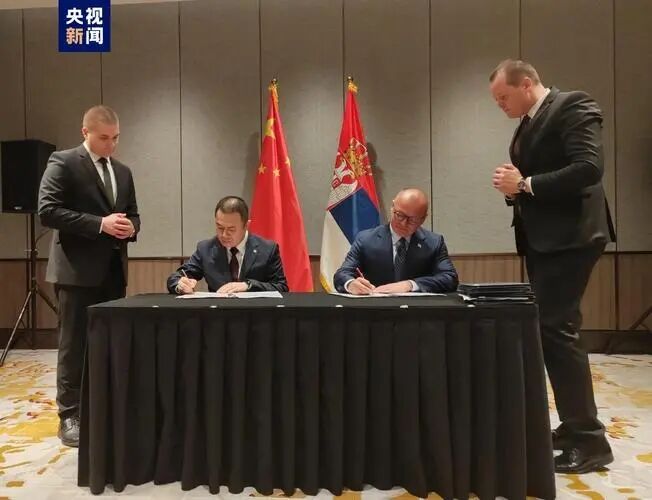 重磅！中国高速动车组首次出口欧洲