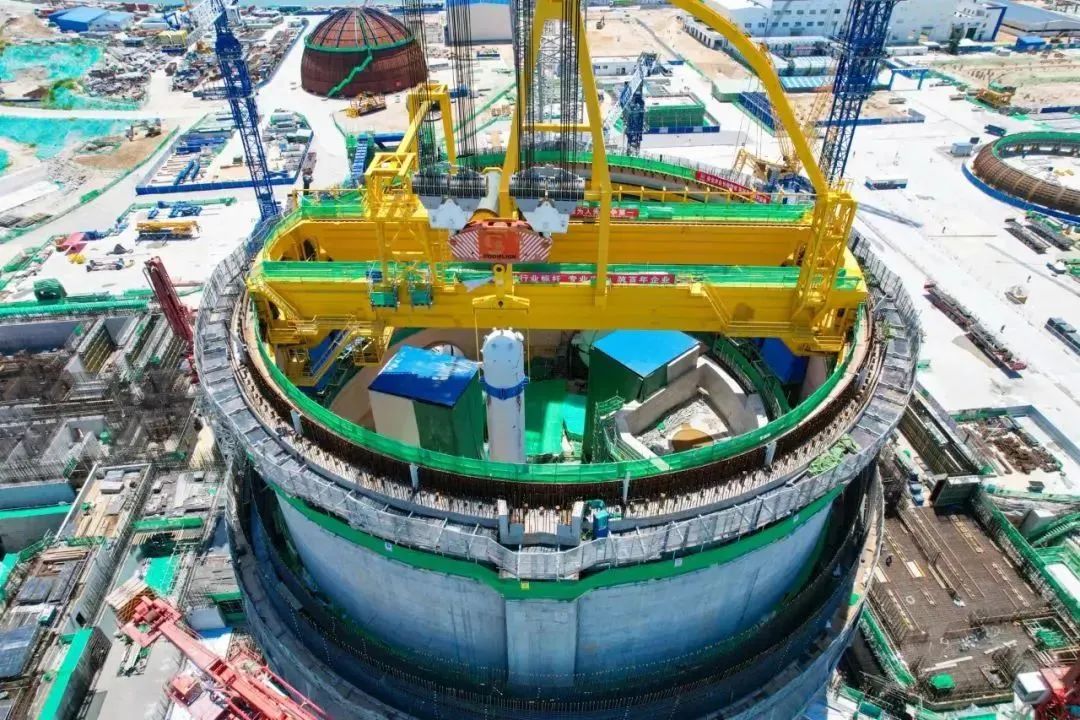 徐大堡核电厂1号机组SC结构6-8层模块吊装就位